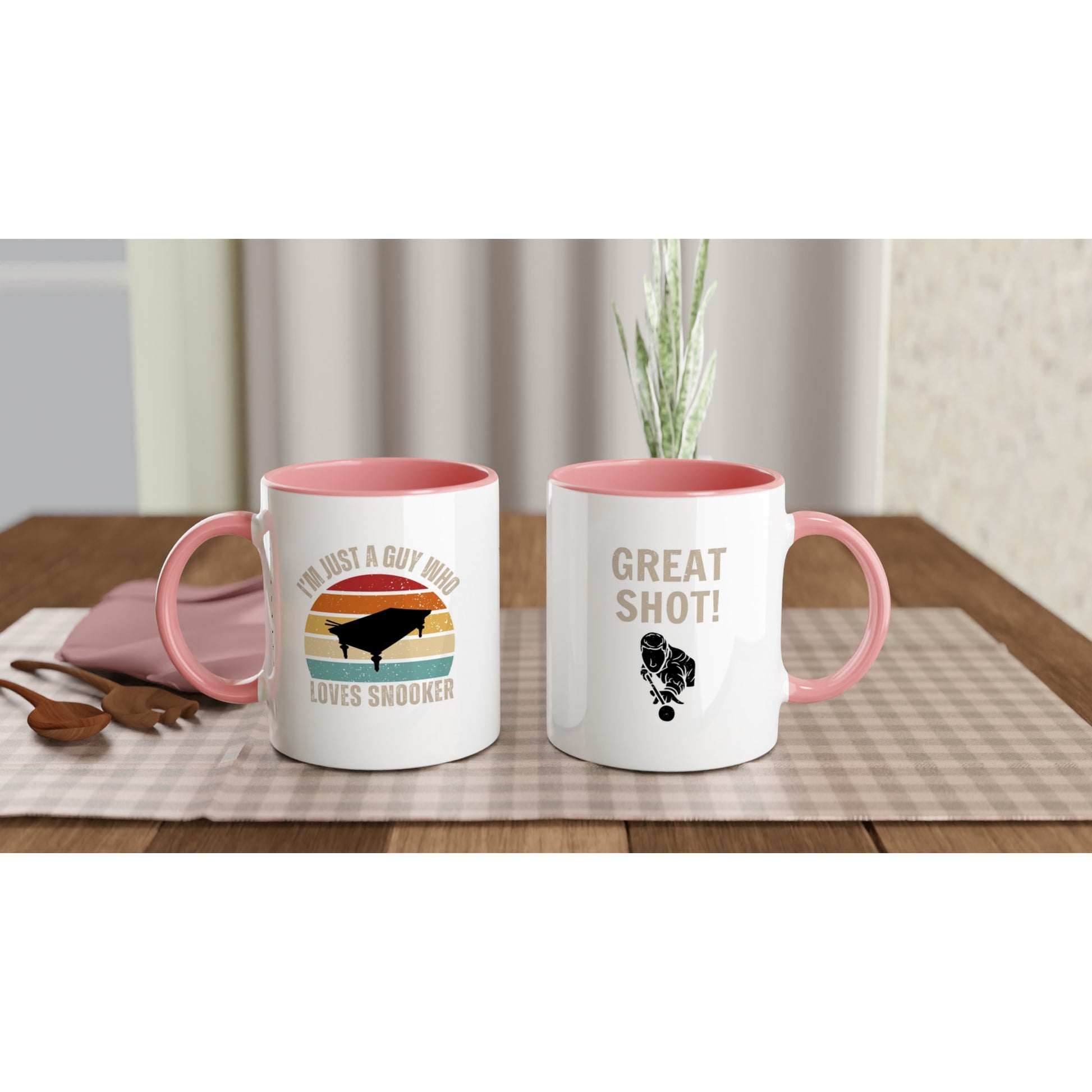 Keraaminen snooker fanimuki, sisäpinta vaaleanpunainen, ulkopinta valkoinen, logot: "I'm just a guy who loves snooker & Great shot!"